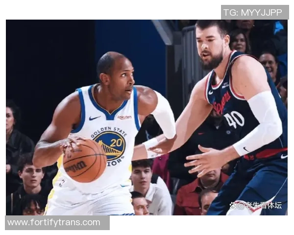 勇士与快船激战11月5日NBA赛场巅峰对决引发球迷热议 勇士与快船激战11月5日NBA赛场巅峰对决引发球迷热议