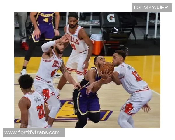 火箭队与湖人队未来发展对比分析及潜在竞争格局探讨