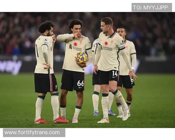 狼队与哈德斯菲激战正酣谁能在英超赛场上笑到最后