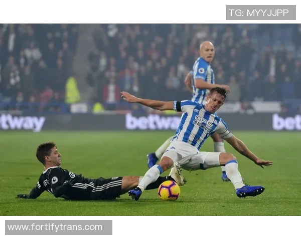 英超焦点战哈德斯菲尔德主场迎战伯恩利争夺关键积分