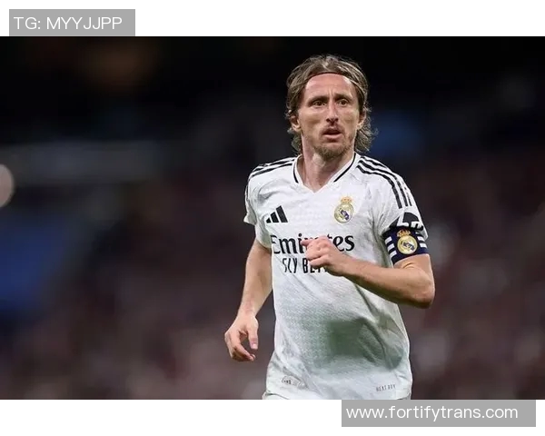 莫德里奇：从克罗地亚足球传奇到世界足坛的璀璨明珠