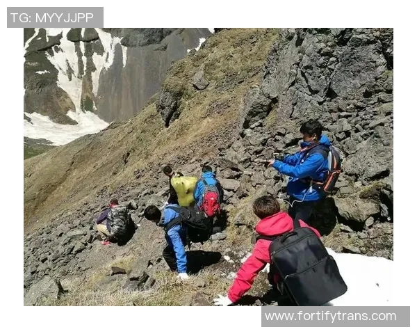 重庆攀岩队的默契配合与挑战精神探秘之旅