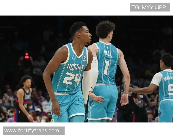 2011年湖人与黄蜂季后赛对决回顾及精彩瞬间分析