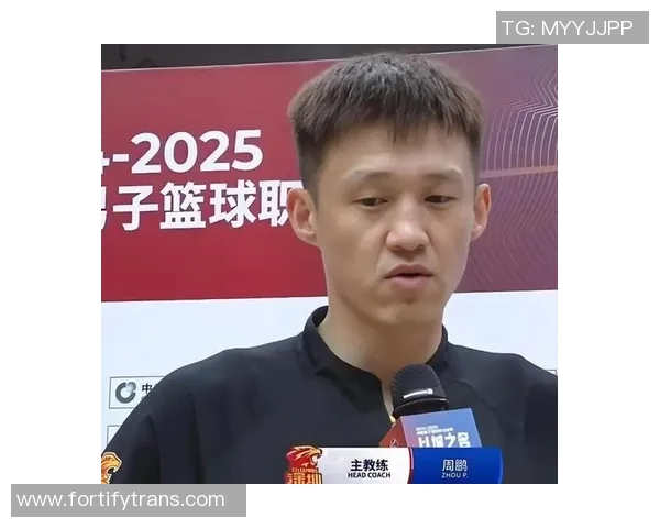 周鹏的篮球之路：从青涩少年到赛场传奇的辉煌历程与心路历程
